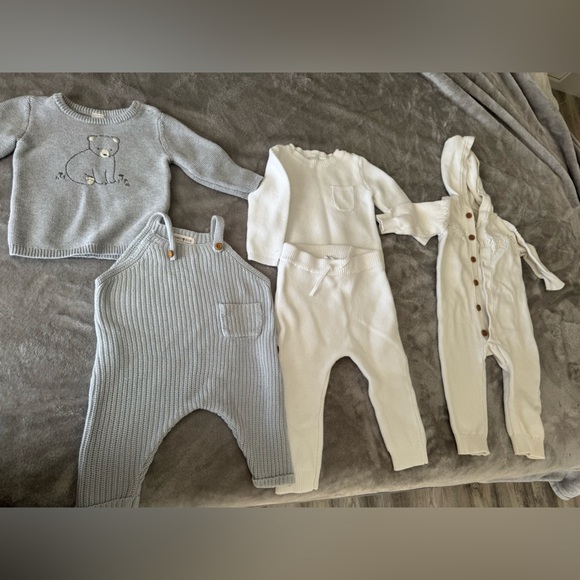 Adorable Baby Knitwear Set in Cream and Gray Carter’s
